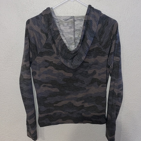 Camo VS Pink Sweatshirt - Picture 3 of 4